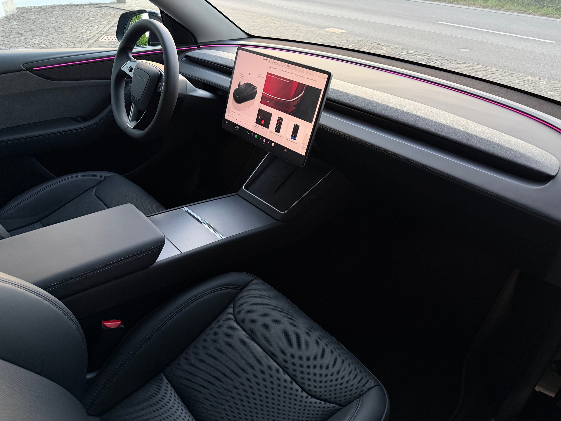 TESLA Model Y Juniper Facelift RWD / CH-Fahrzeug / 1 Hand / Premium Innenraum / Panorama / Leder / Sitzbelüftung /LED-image-10