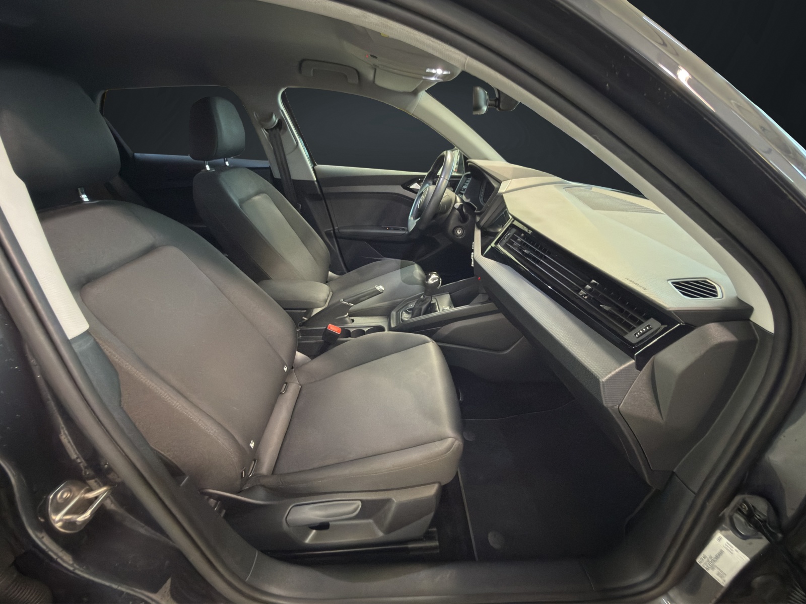 AUDI A1 Sportback 30 TFSI S Line Attraction S-tronic-image-12