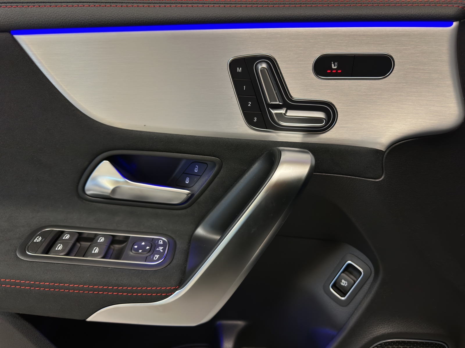 MERCEDES-BENZ CLA 250 4MATIC Shooting Brake-image-5