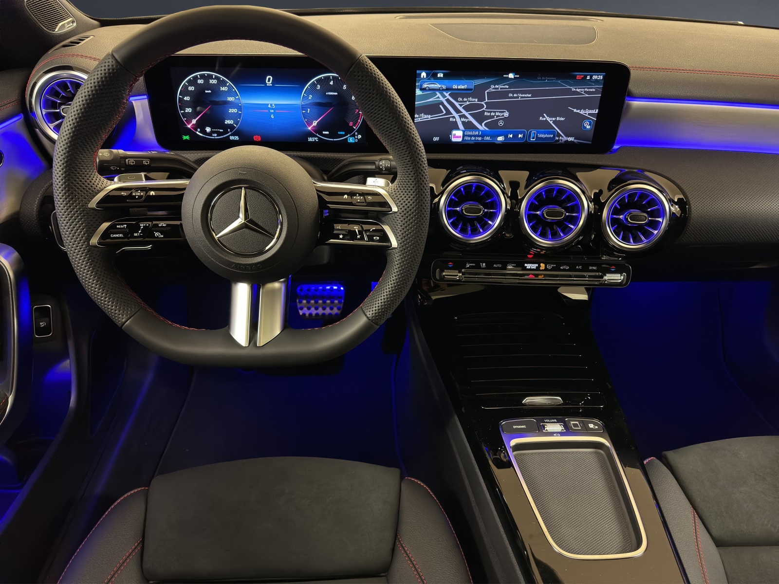 MERCEDES-BENZ CLA 250 4MATIC Shooting Brake-image-8