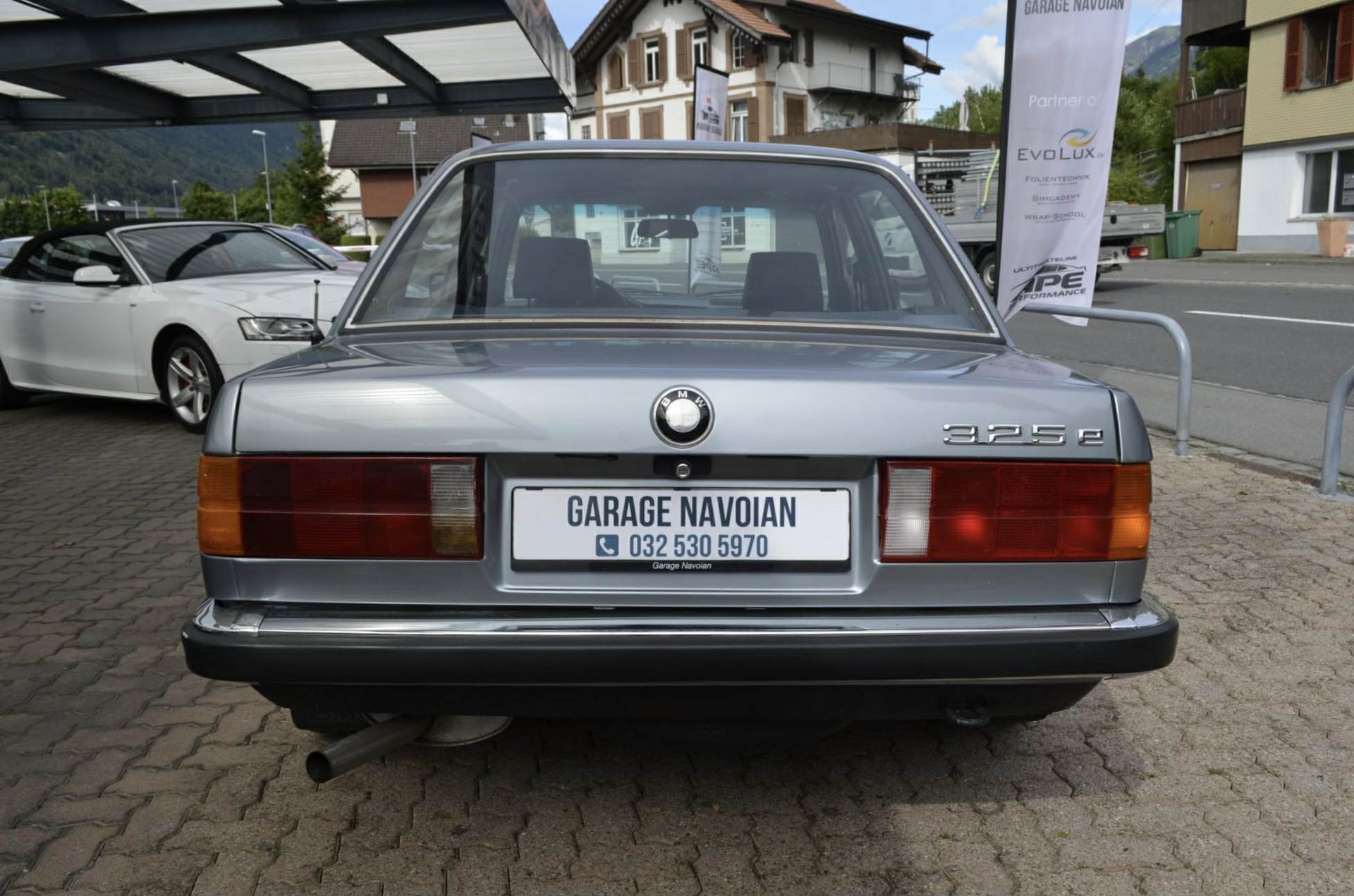BMW 325e-image-5