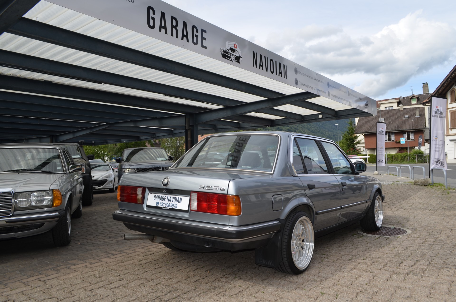 BMW 325e-image-1