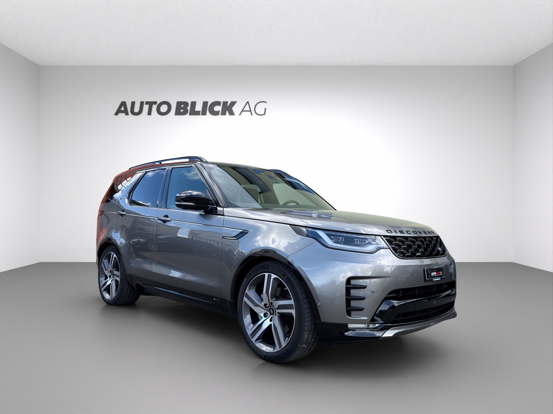 LAND ROVER Discovery 3.0D I6 300 R-Dynamic HSE AWD Automatic-showroom-element-1