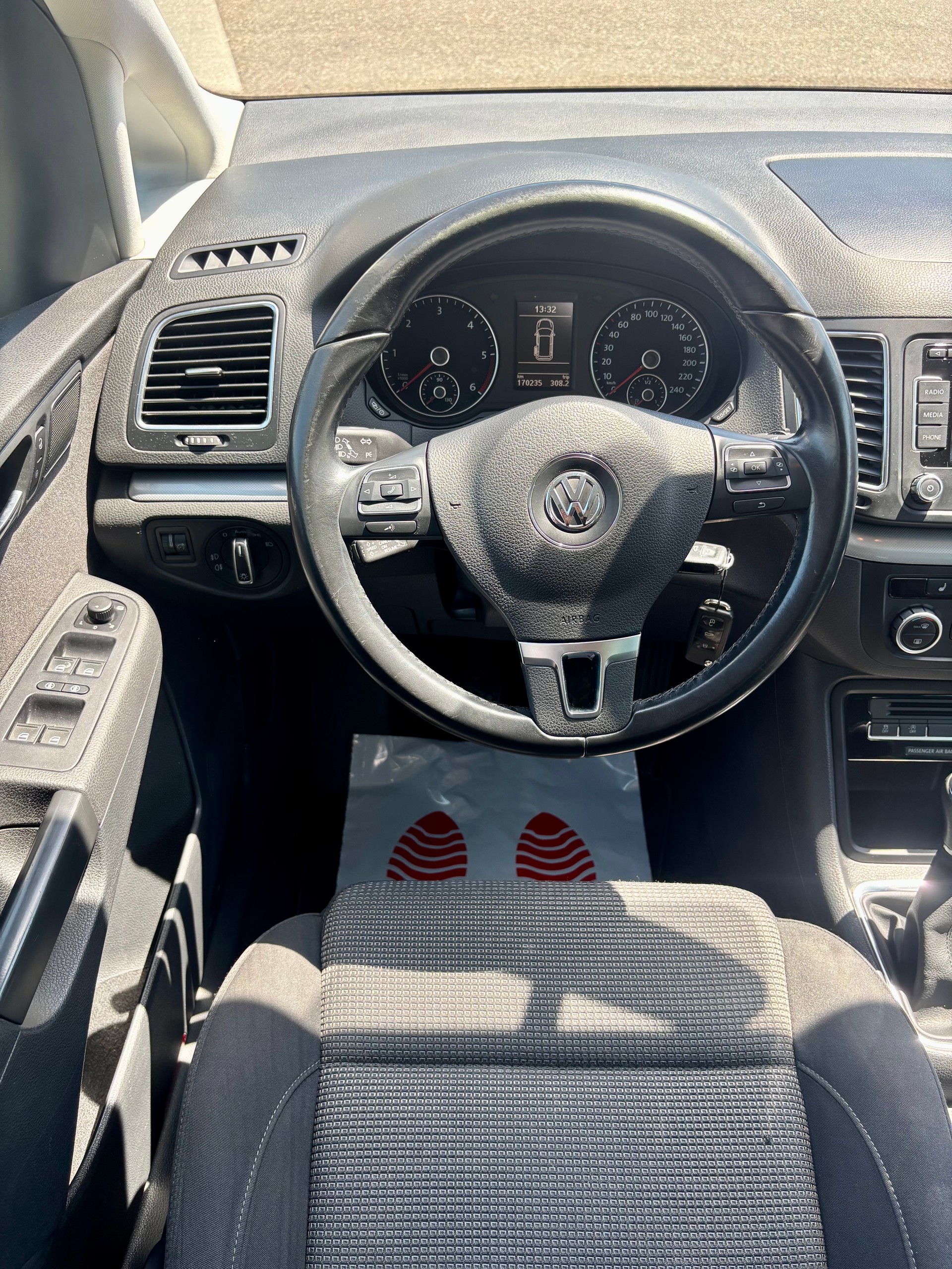 VW Sharan 2.0 TDI / 4-Motion / 7-Plätzer-image-8