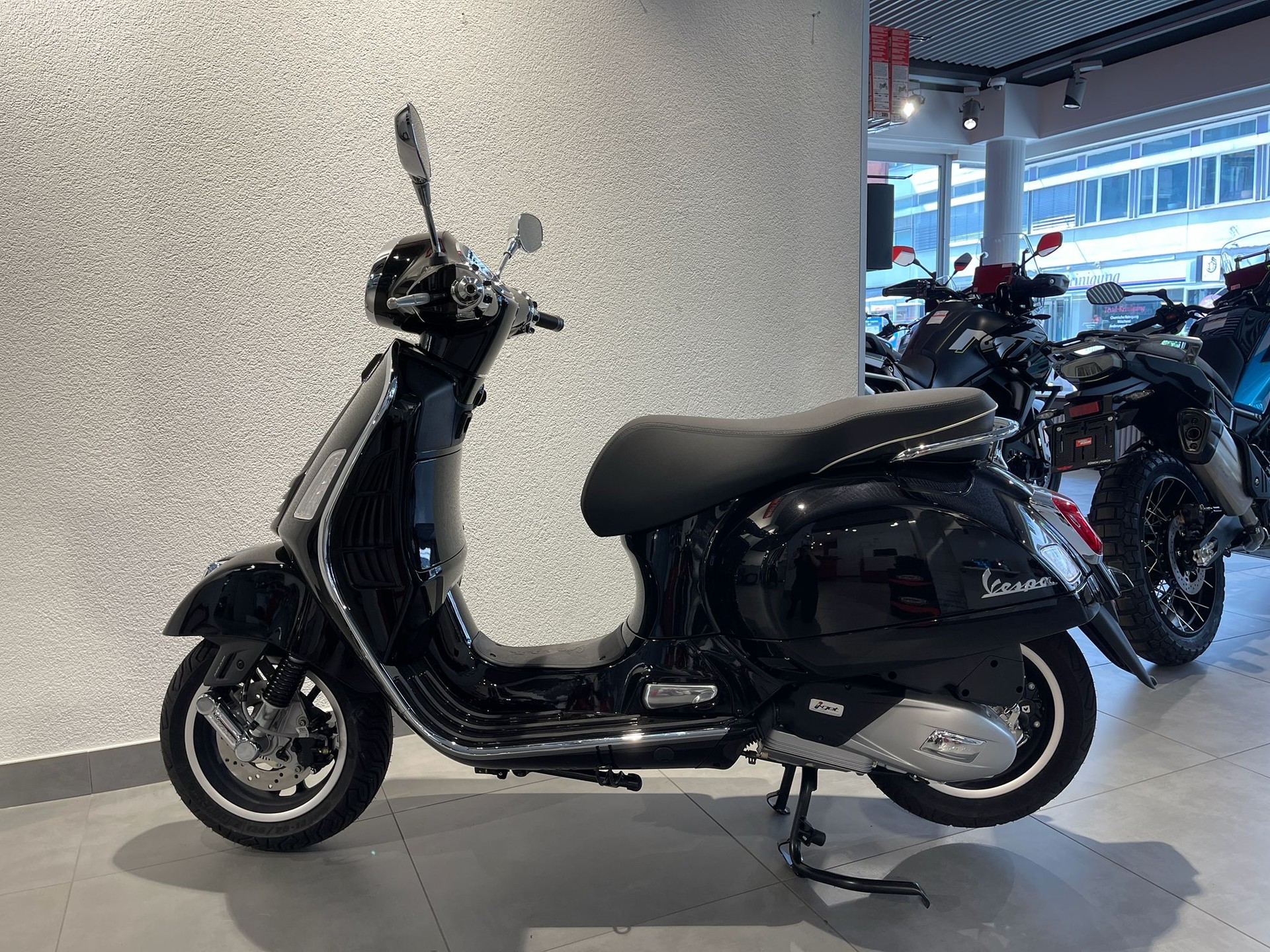 PIAGGIO Vespa GTS 125 Super | Vorführfahrzeug | Roller | Garantie-image-5
