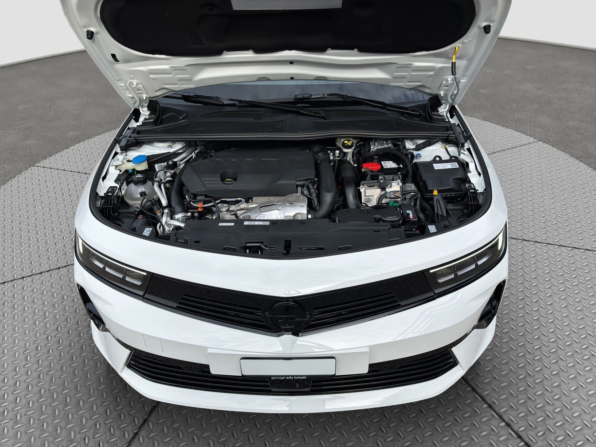 OPEL Astra 1.6 PHEV Turbo Swiss Plus A-image-25
