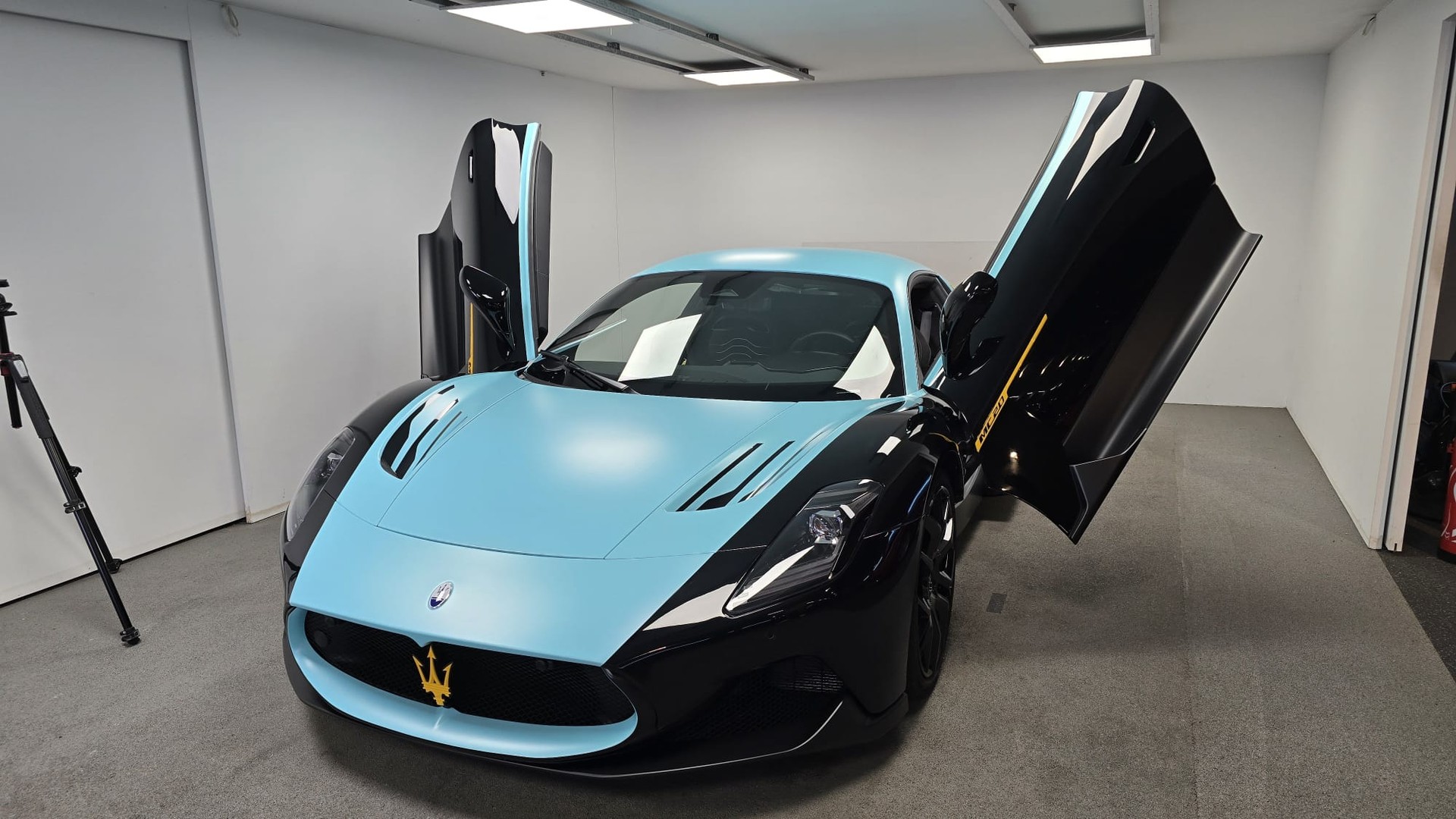 MASERATI MC20 Versione Speciale Fuoriserie 1 di 20-showroom-element-1