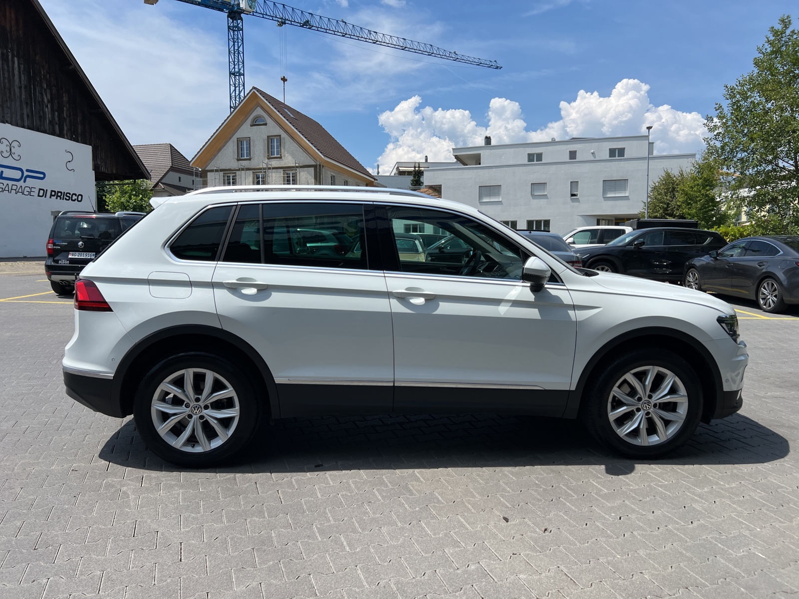 VW Tiguan 2.0TSI Highline 4Motion DSG-image-4