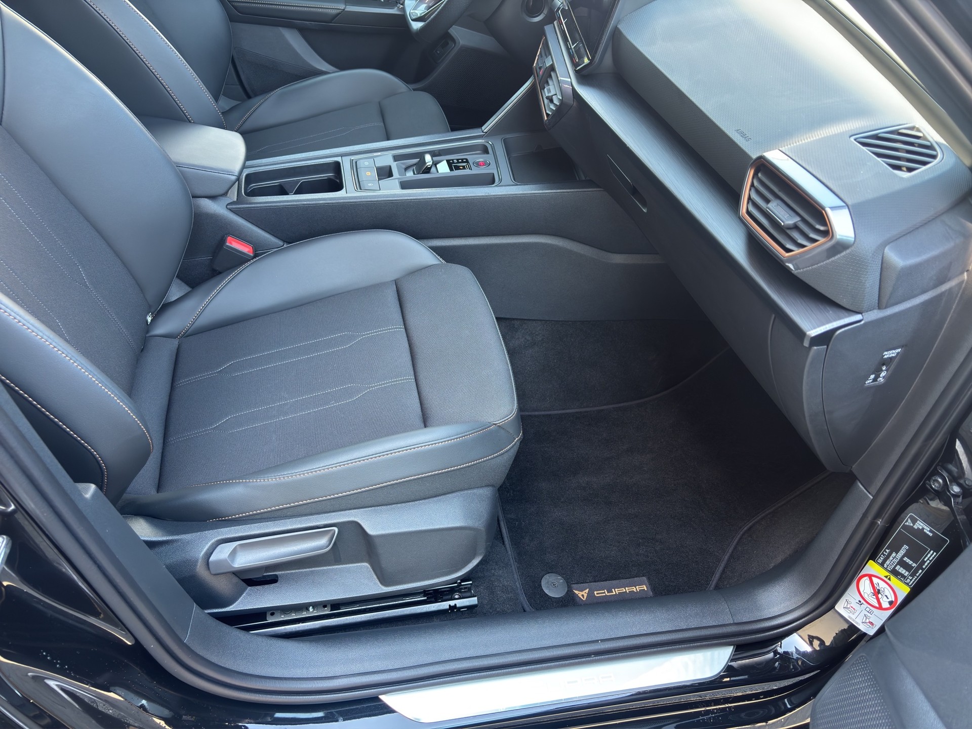 CUPRA LEON ST 2.0 TSI DSG-image-12