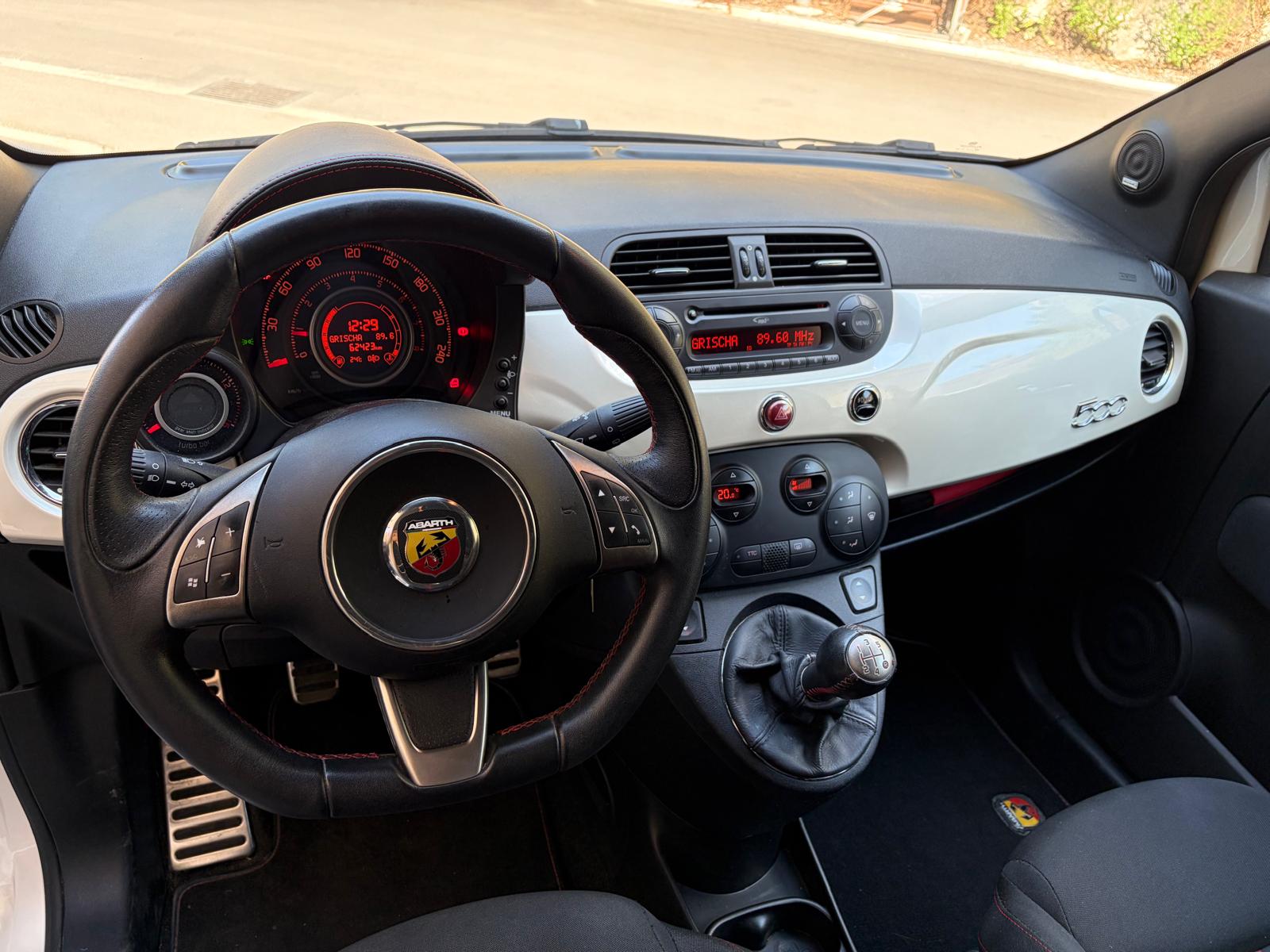 FIAT 500 1.4 16V Turbo Abarth-image-9