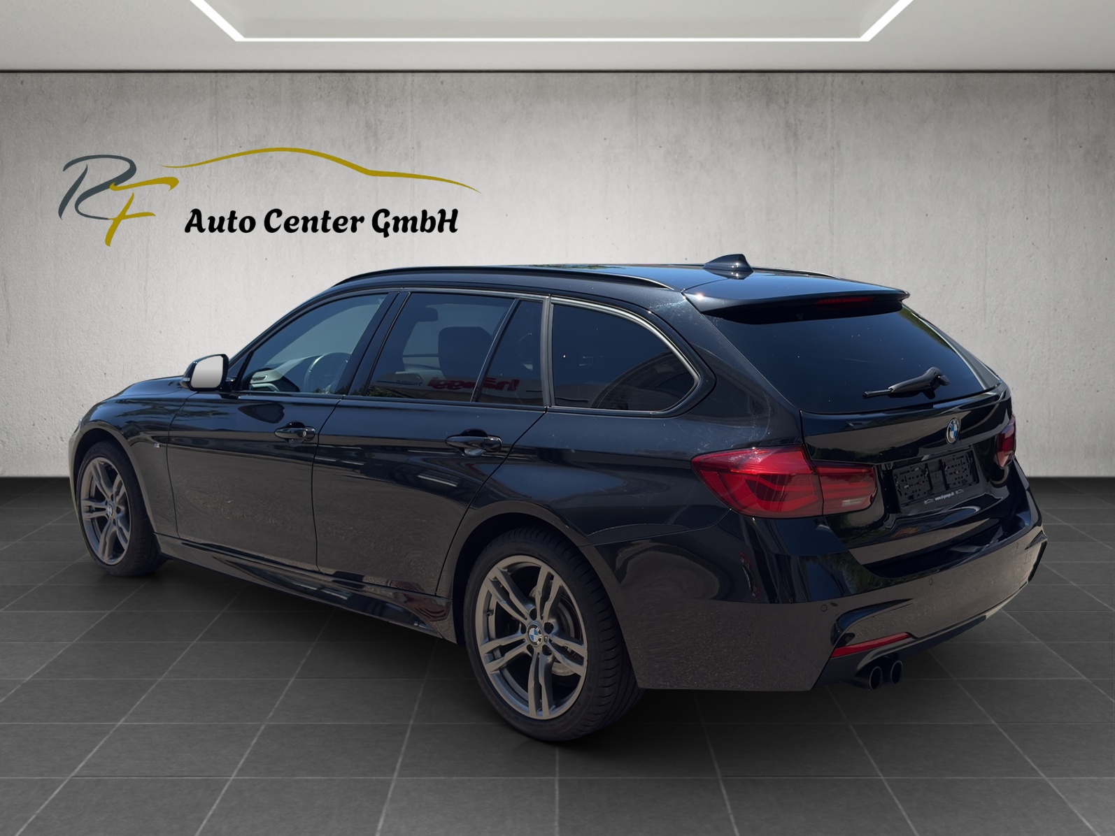 BMW 320i xDrive Touring Edition M Sport Steptronic-image-3