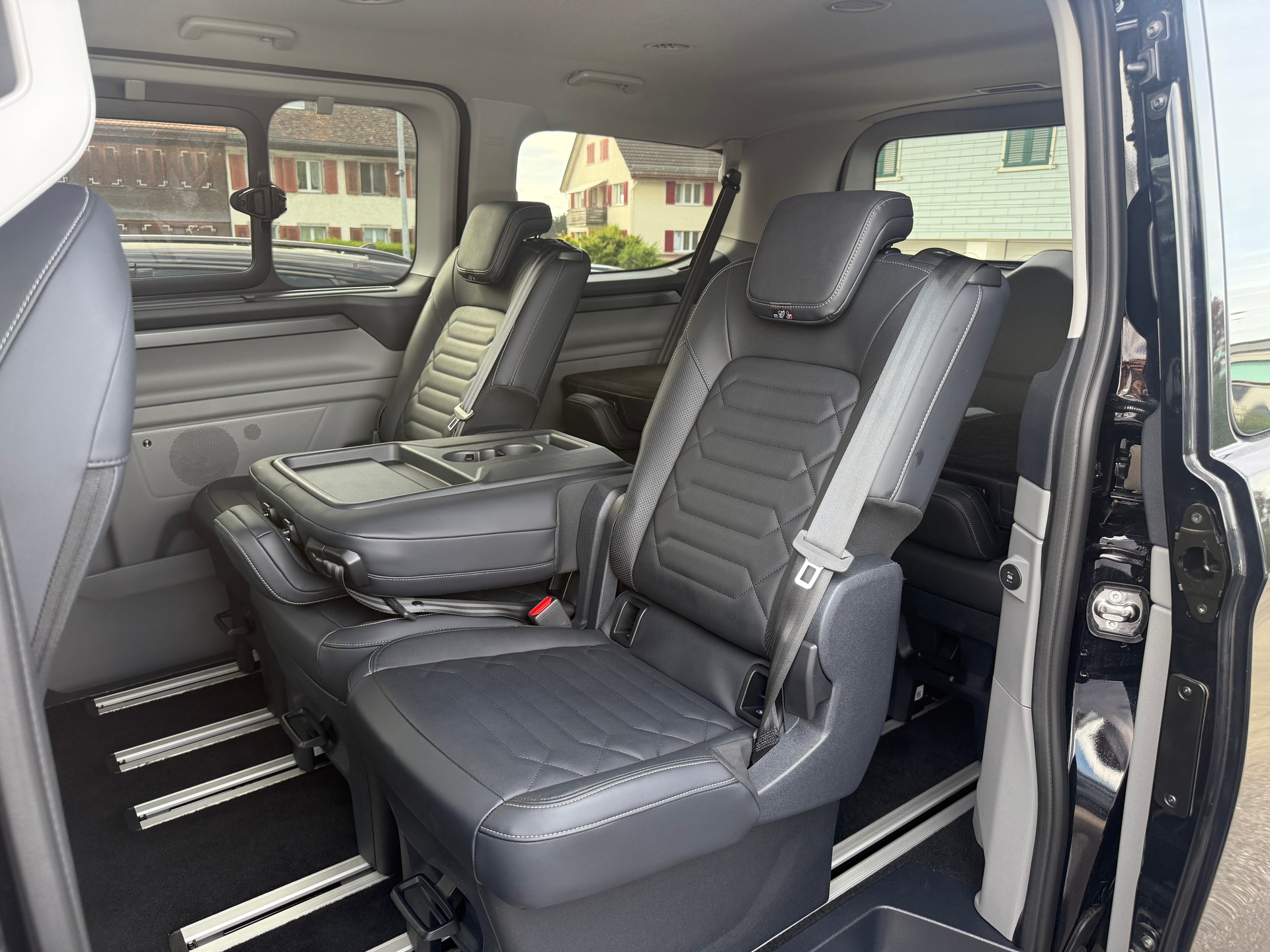 FORD Tourneo Bus 320 L1H1 TitaniumX Automat-image-6