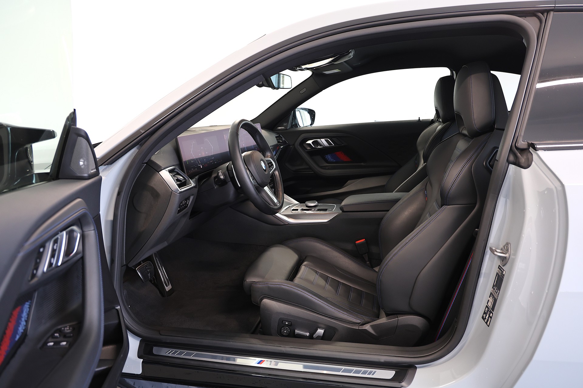 BMW M240i xDrive M Sport Pro Steptronic-image-7