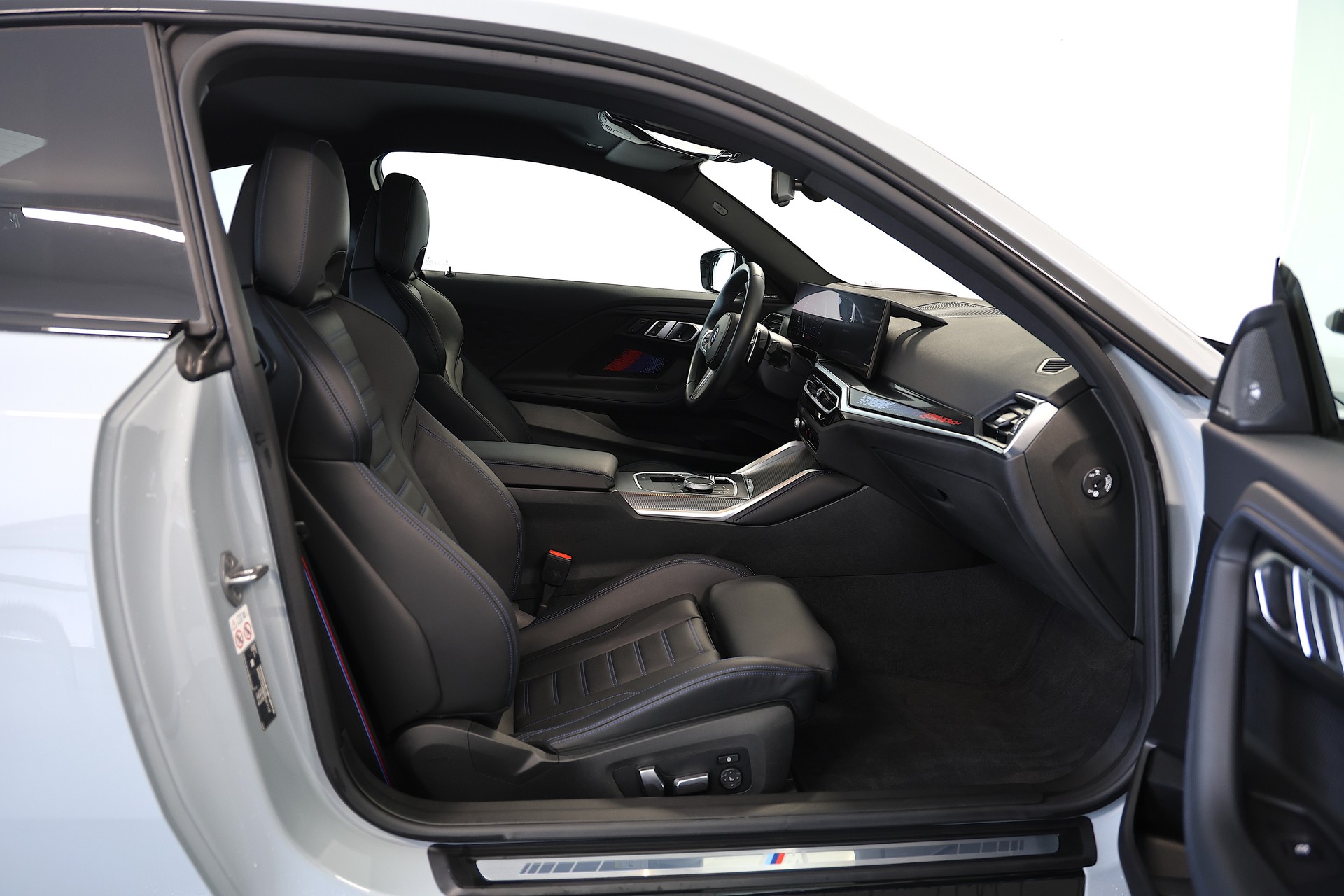 BMW M240i xDrive M Sport Pro Steptronic-image-14