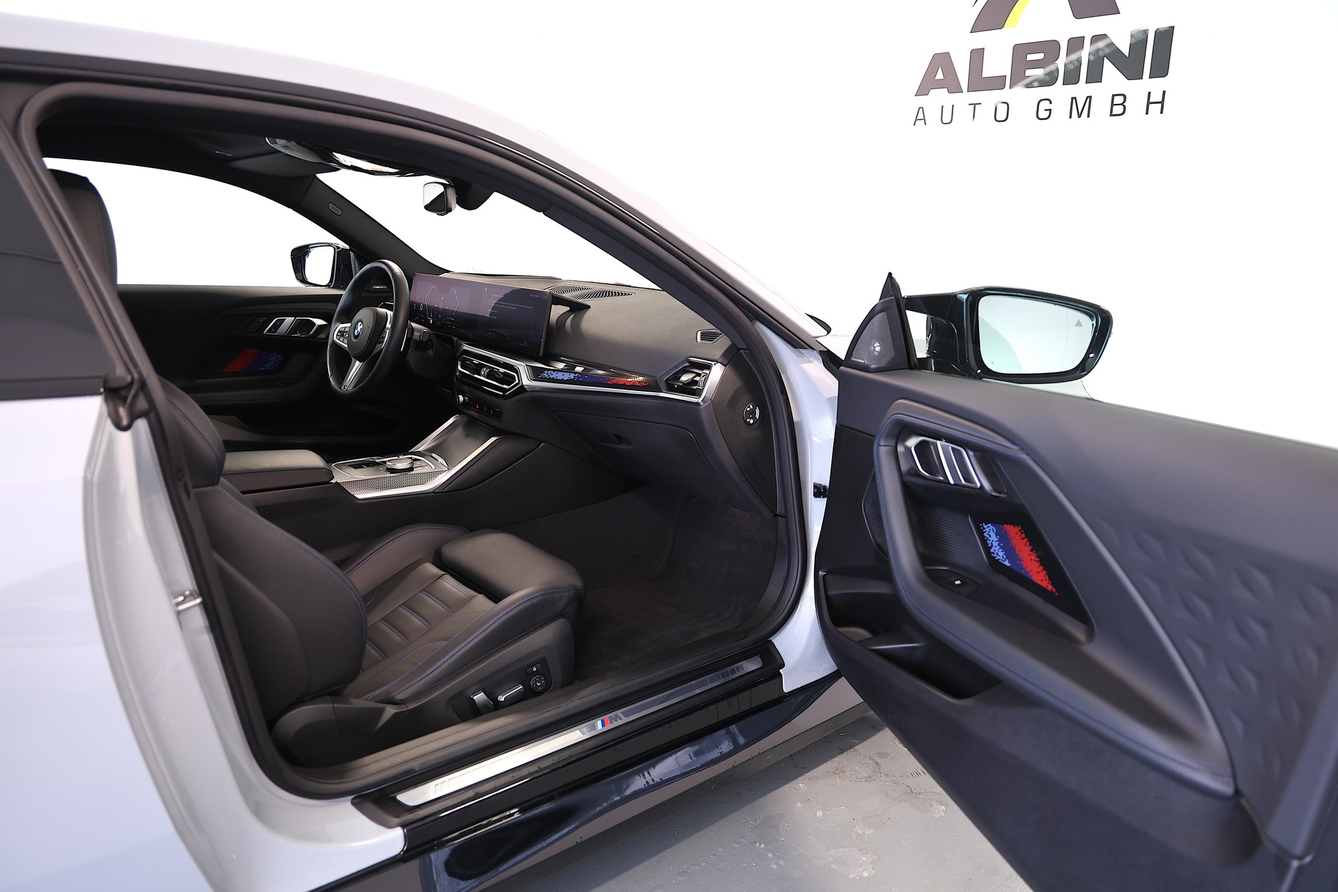 BMW M240i xDrive M Sport Pro Steptronic-image-13