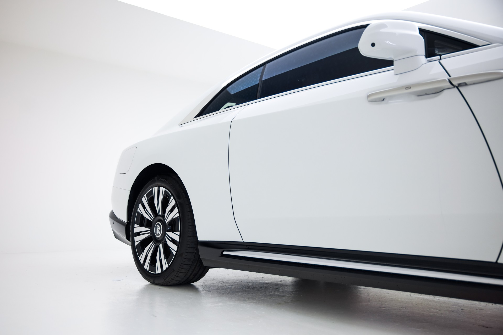 ROLLS-ROYCE Spectre 102kWh-image-14