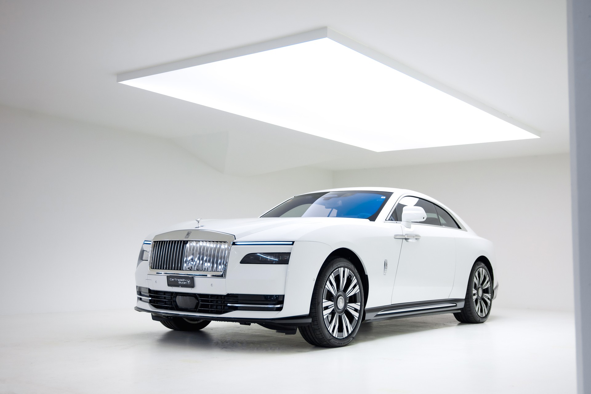 ROLLS-ROYCE Spectre 102kWh