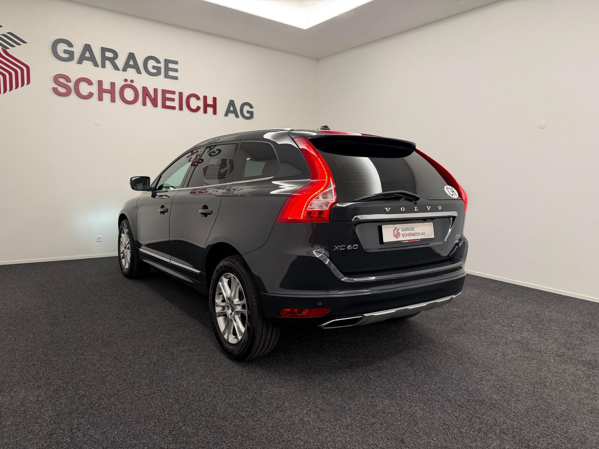 VOLVO XC60 2.4 D5 Summum AWD-image-6