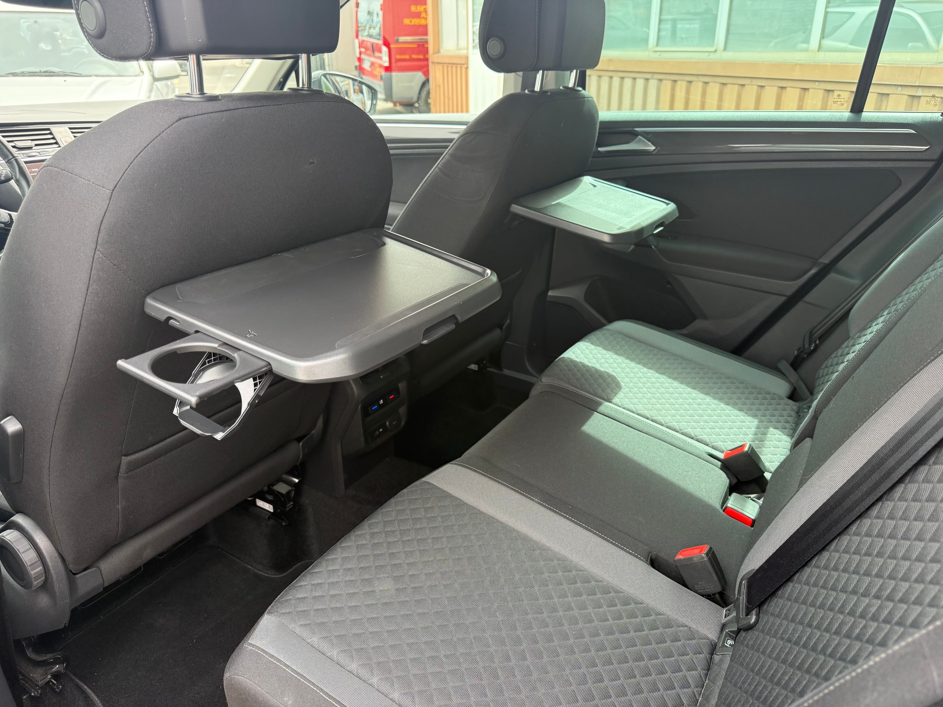 VW Tiguan 2.0 TDI SCR Comfortline 4Motion DSG-image-9
