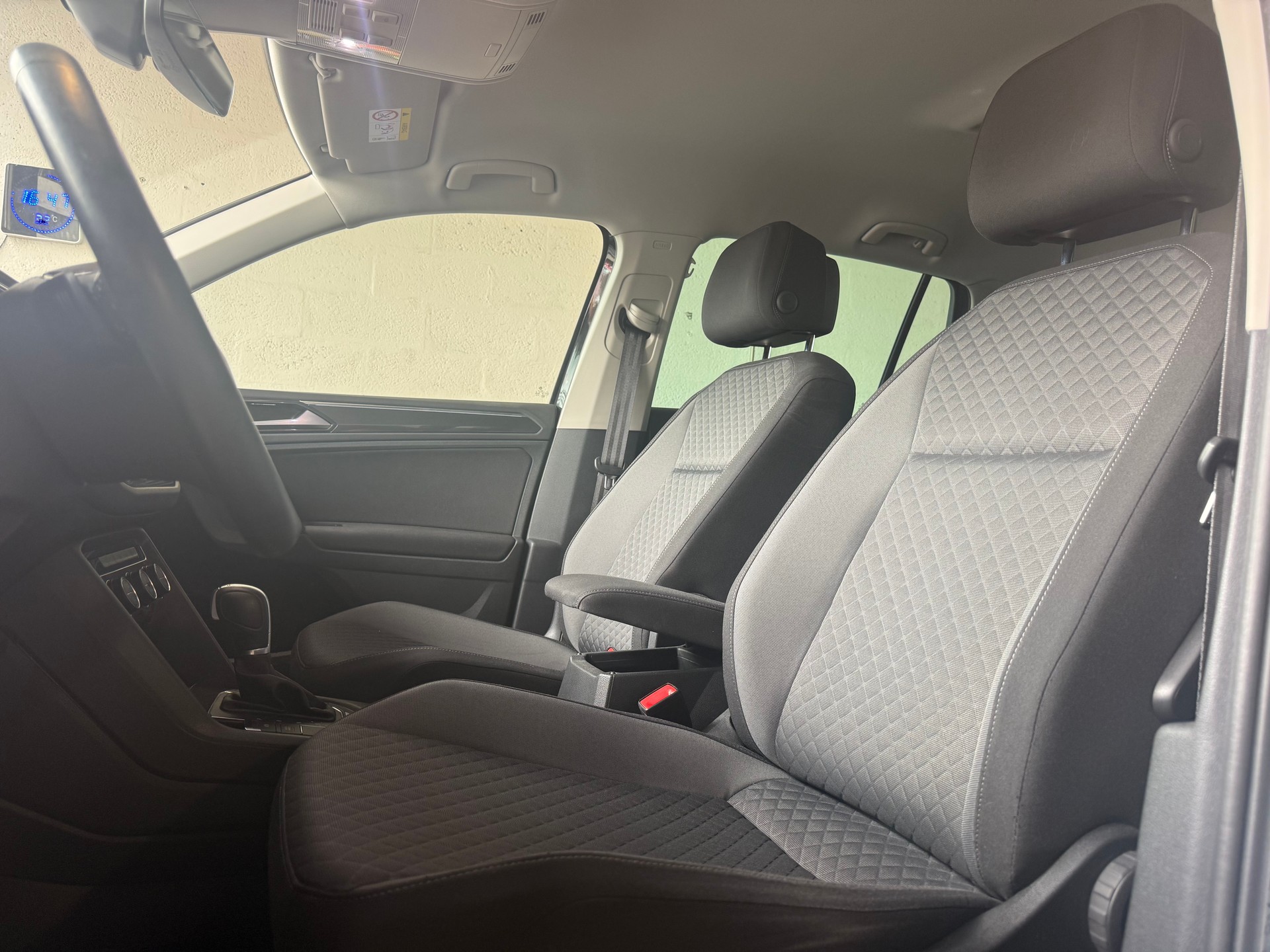 VW Tiguan 2.0 TDI SCR Comfortline 4Motion DSG-image-11