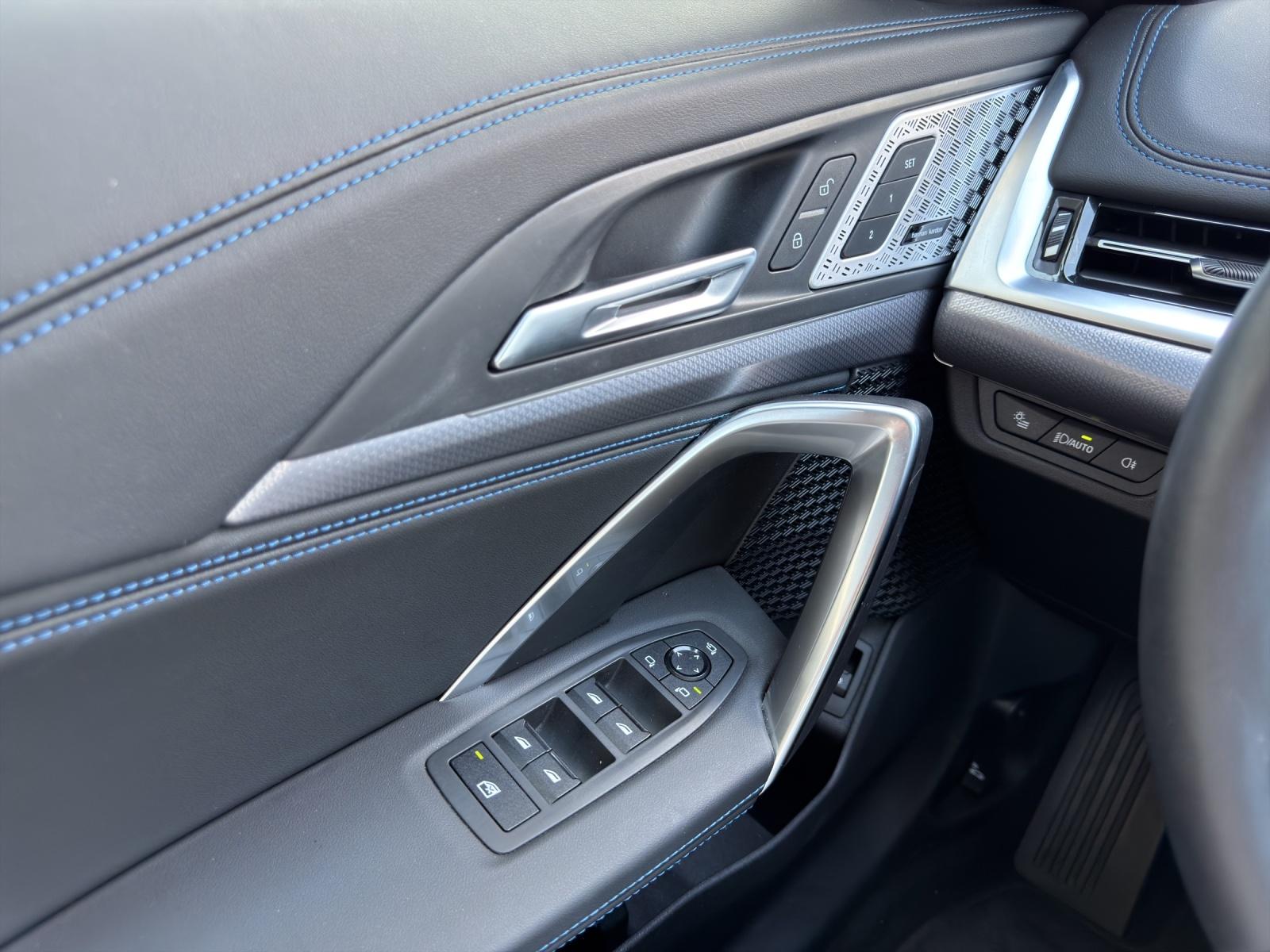BMW iX1 xDrive 30 M Sport (CH)-image-16