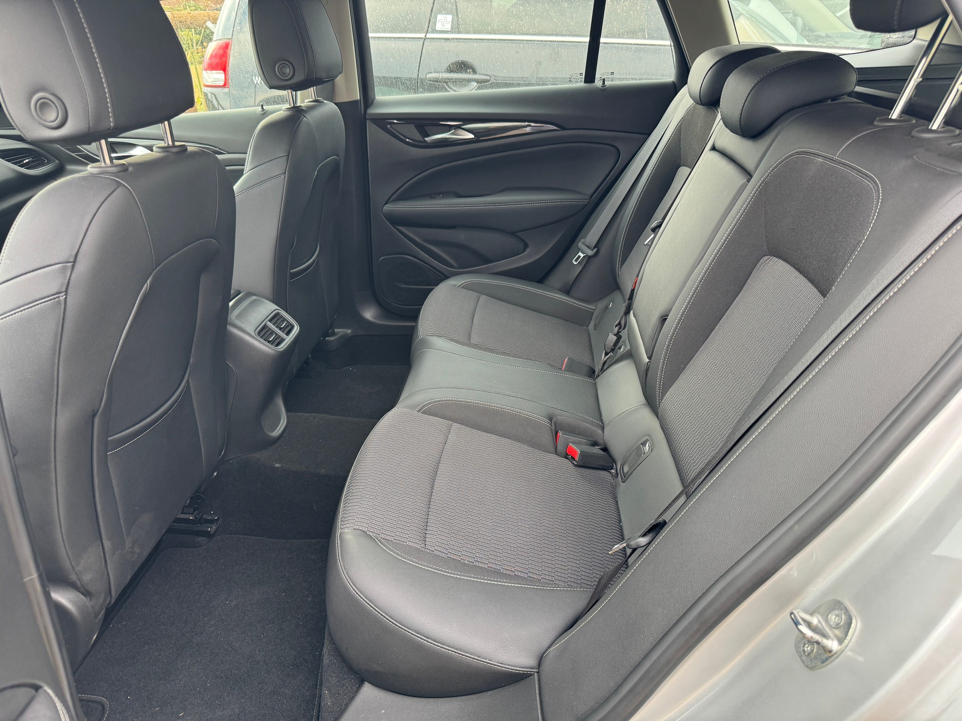 OPEL Insignia 1.5 CDTI Sports Tourer Edition-image-9