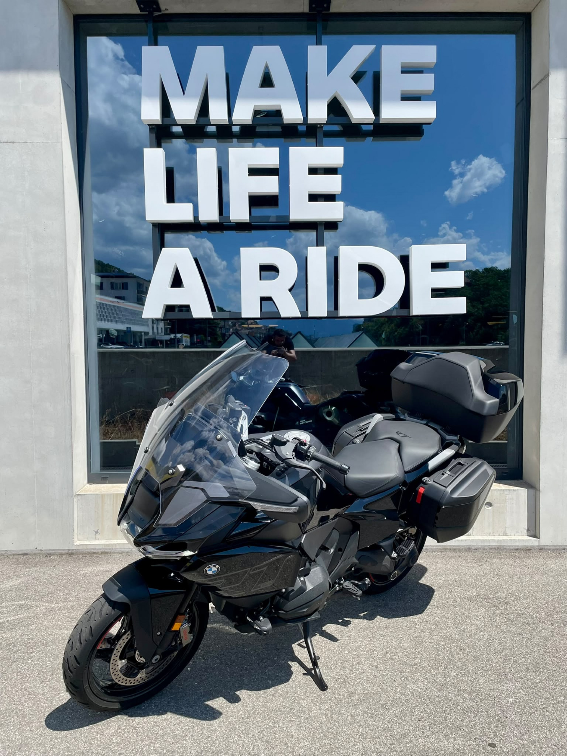 BMW R 1300 RT Triple Black-image-3