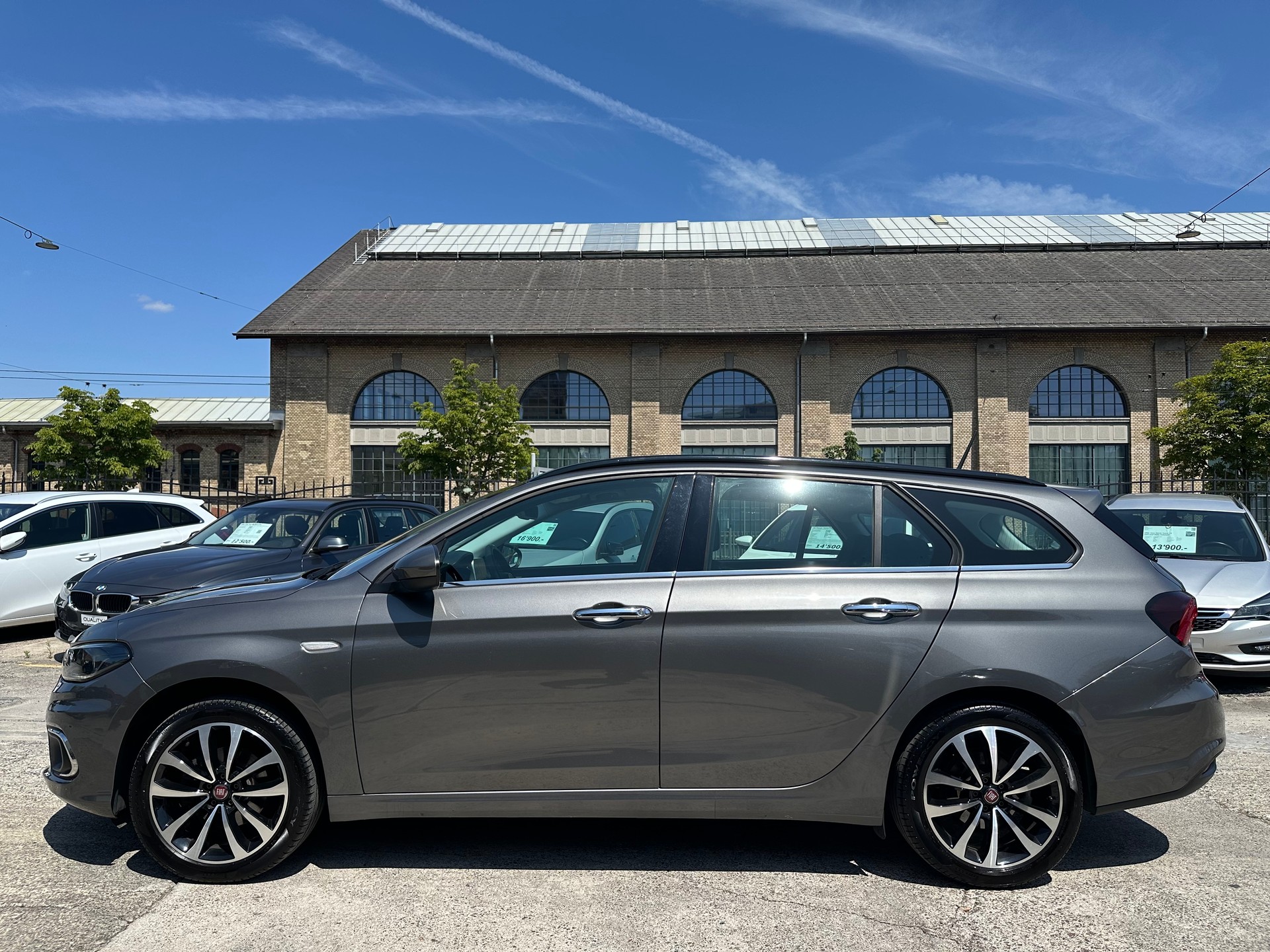 FIAT Tipo 1.6MJ Station Wagon Lounge DCT-showroom-element-3