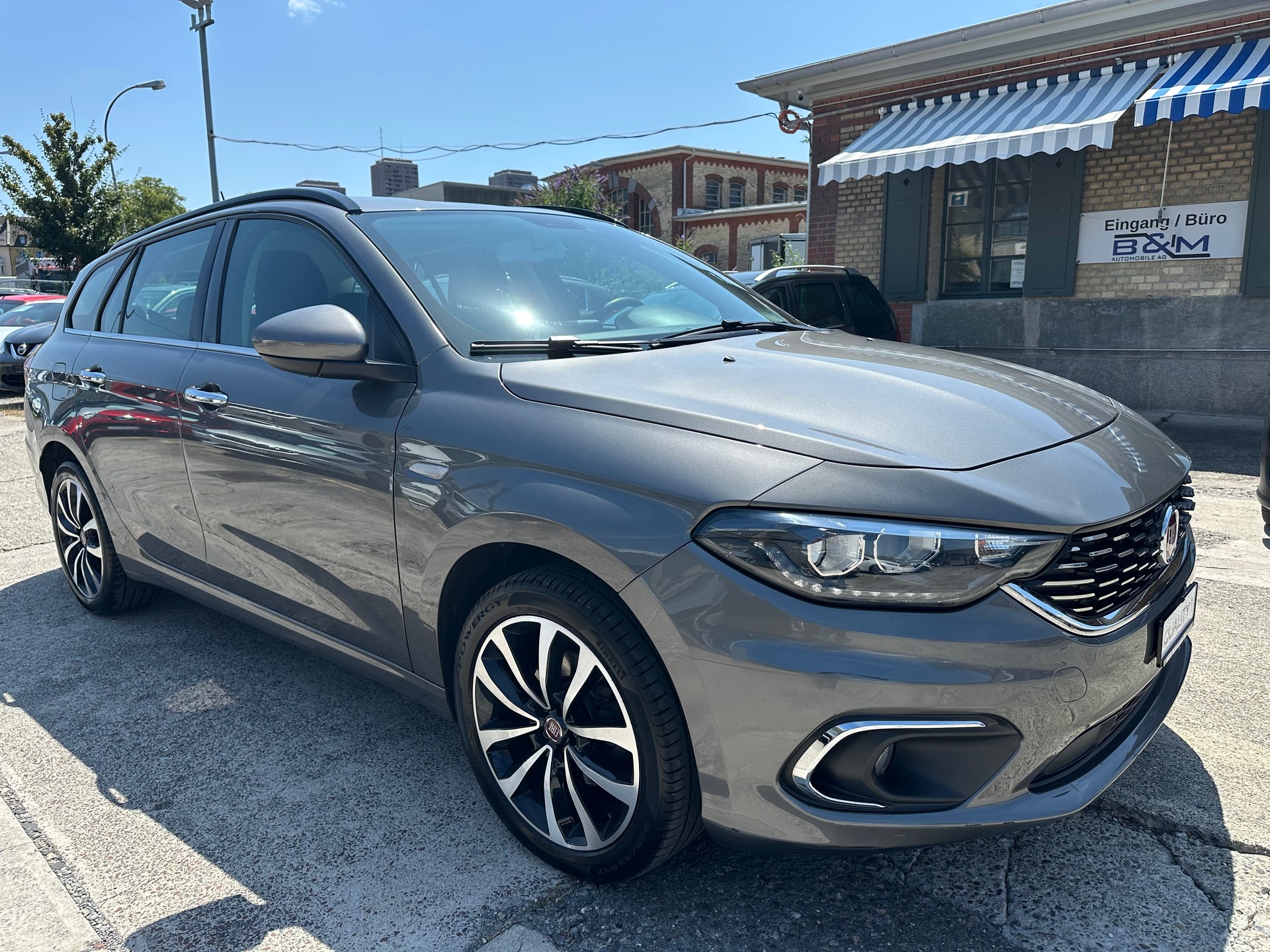 FIAT Tipo 1.6MJ Station Wagon Lounge DCT-showroom-element-2