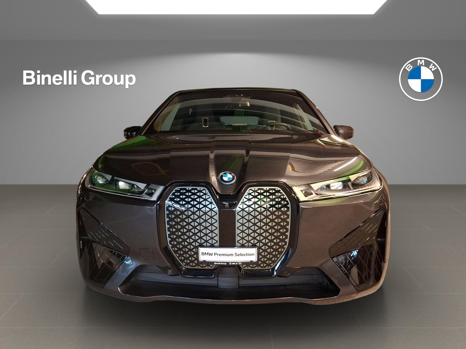 BMW iX xDrive50-showroom-element-2