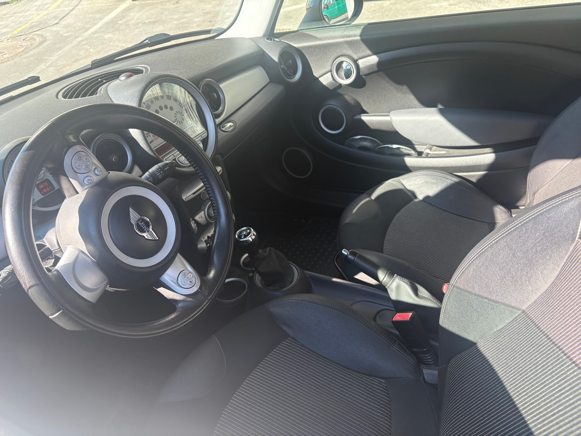 MINI Cooper-image-8