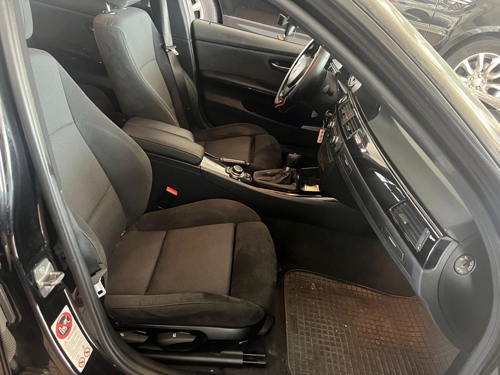BMW 320d xDrive Touring M-Paket-image-8