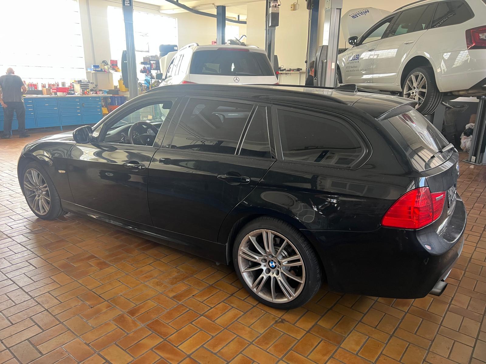 BMW 320d xDrive Touring M-Paket-image-2