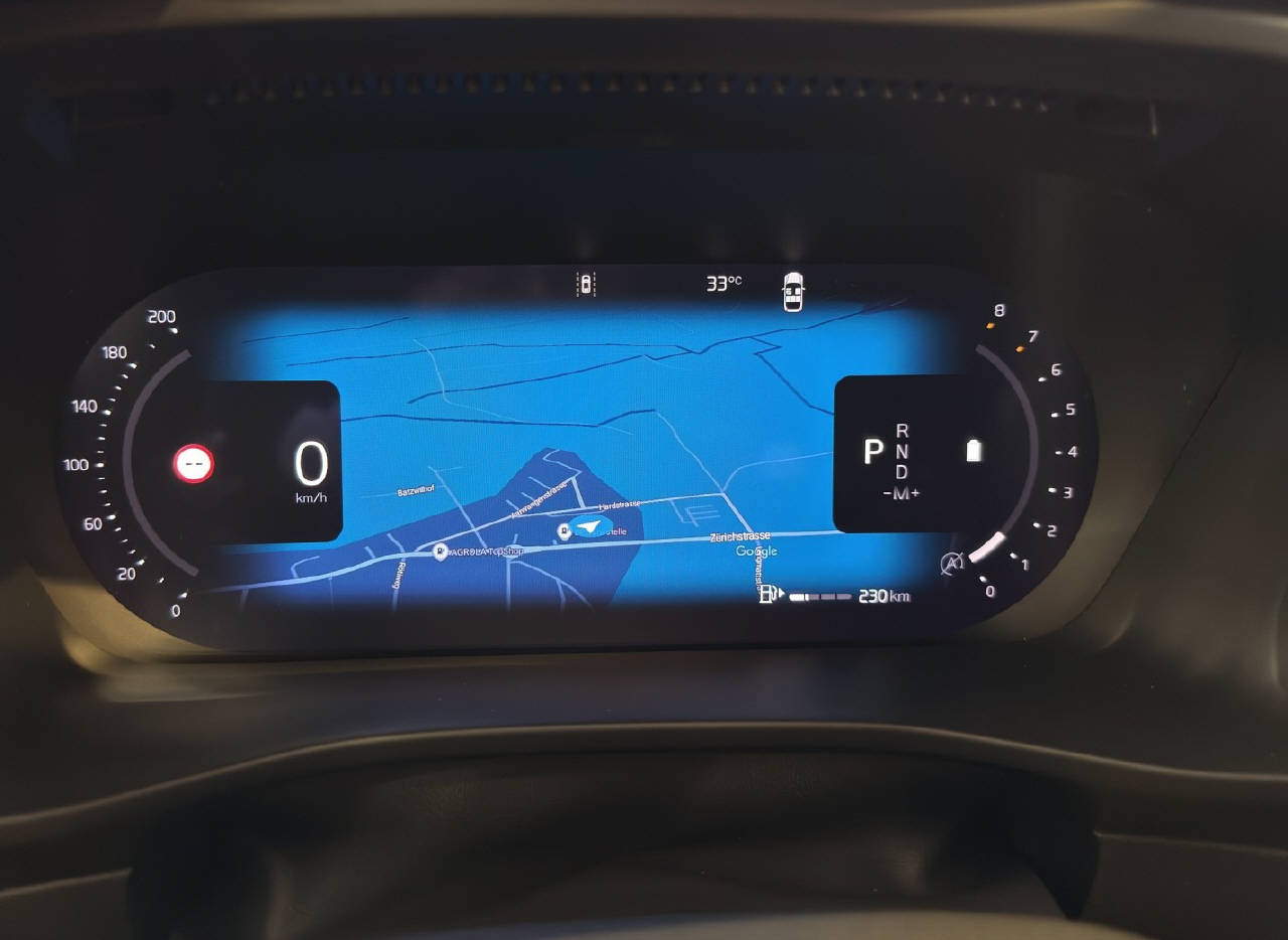 VOLVO XC40 2.0 B3 MH Plus Dark-image-7