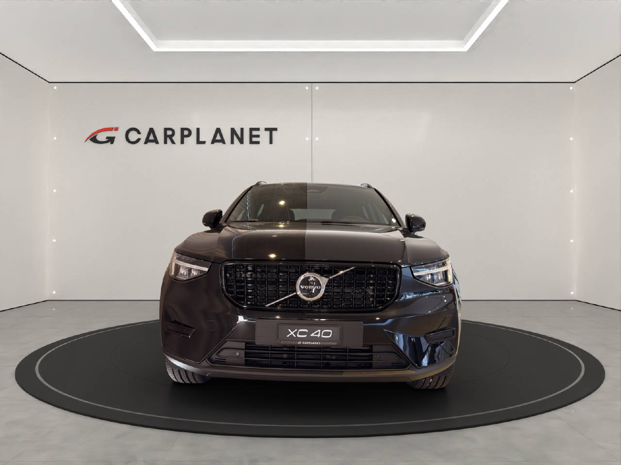 VOLVO XC40 2.0 B3 MH Plus Dark-showroom-element-3