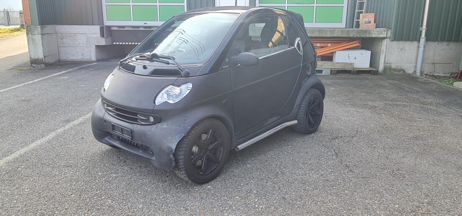 SMART fortwo Cabrio-image-2