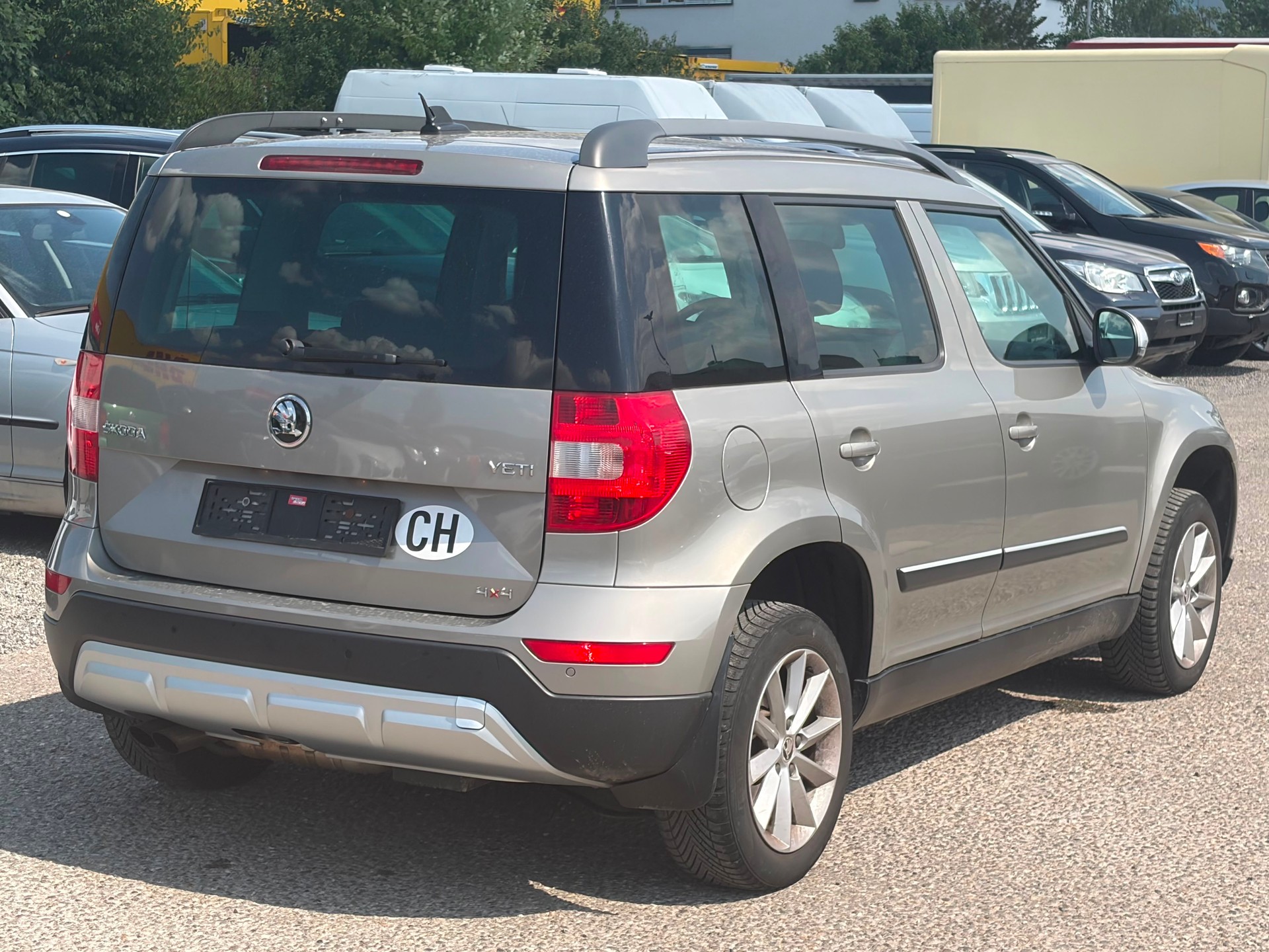 SKODA Yeti 2.0 TDI Active 4x4 DSG-image-3