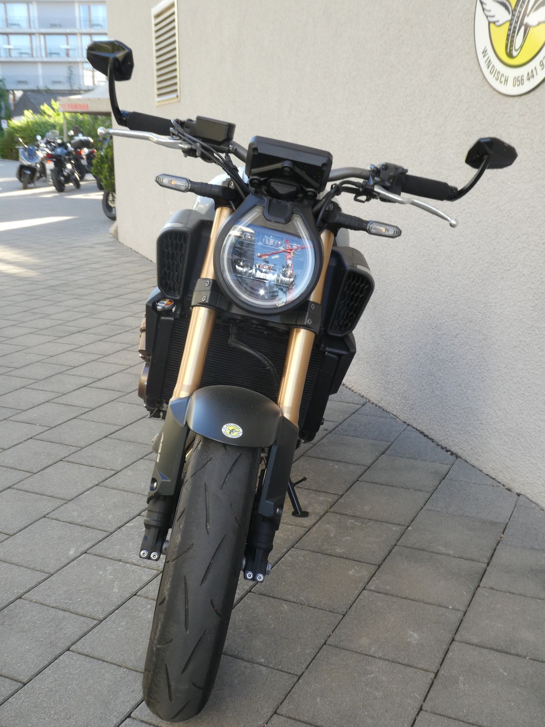HONDA CB 650 R E-Clutch (35kW)-showroom-element-3
