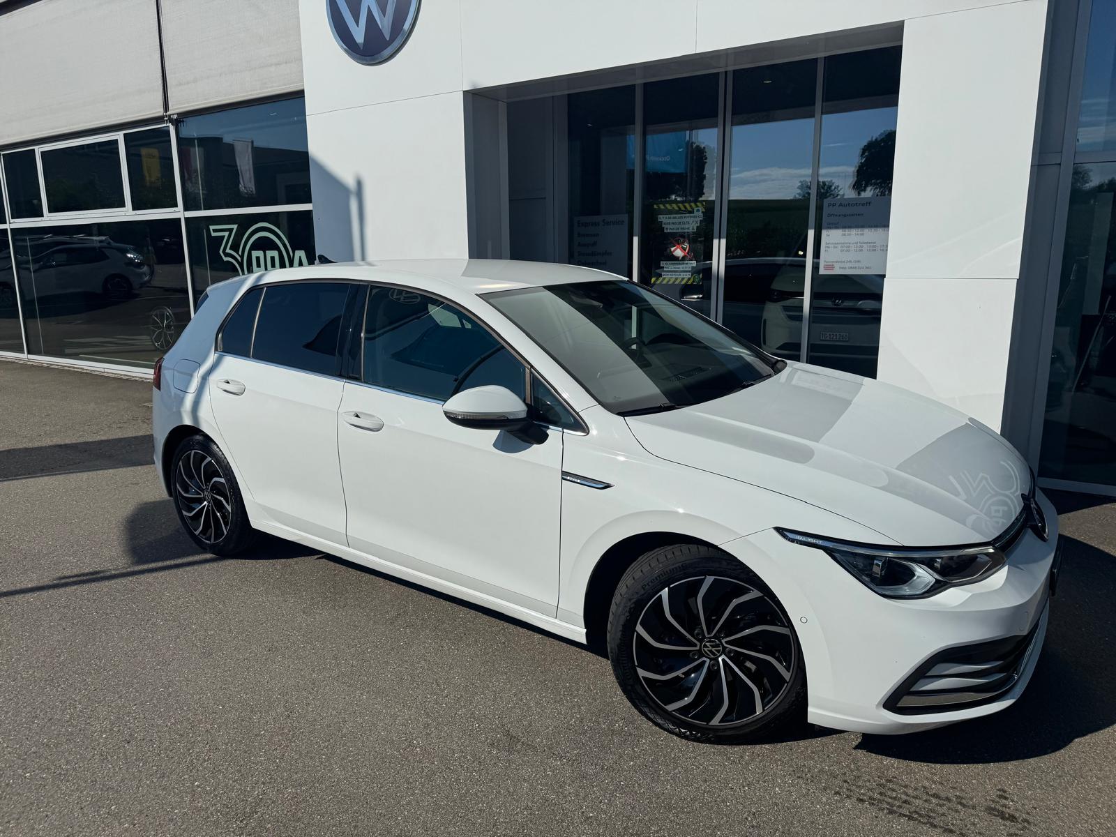 VW Golf 1.5 eTSI mHEV ACT Style DSG-image-1