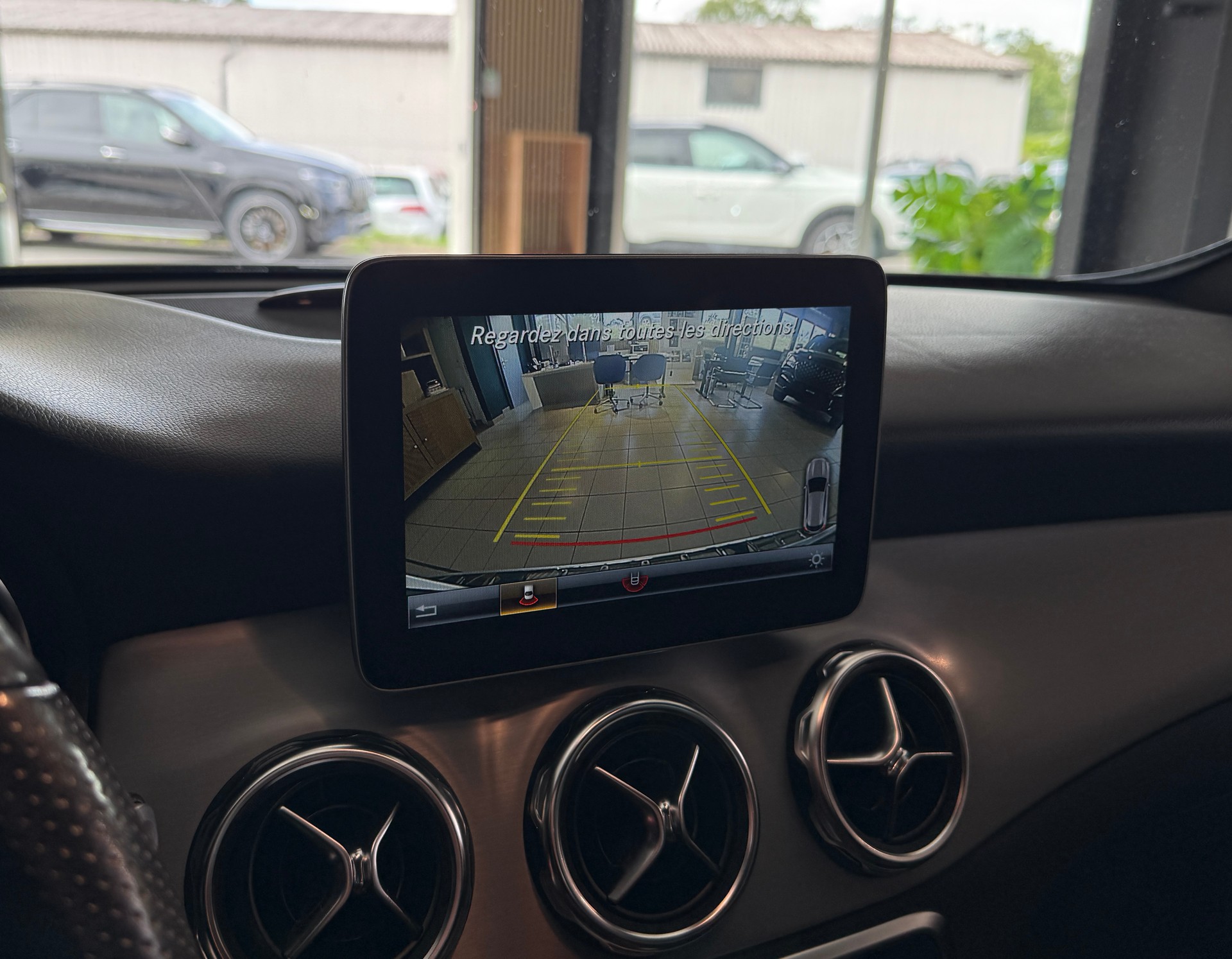 MERCEDES-BENZ GLA 220 Urban 4Matic 7G-DCT-image-6