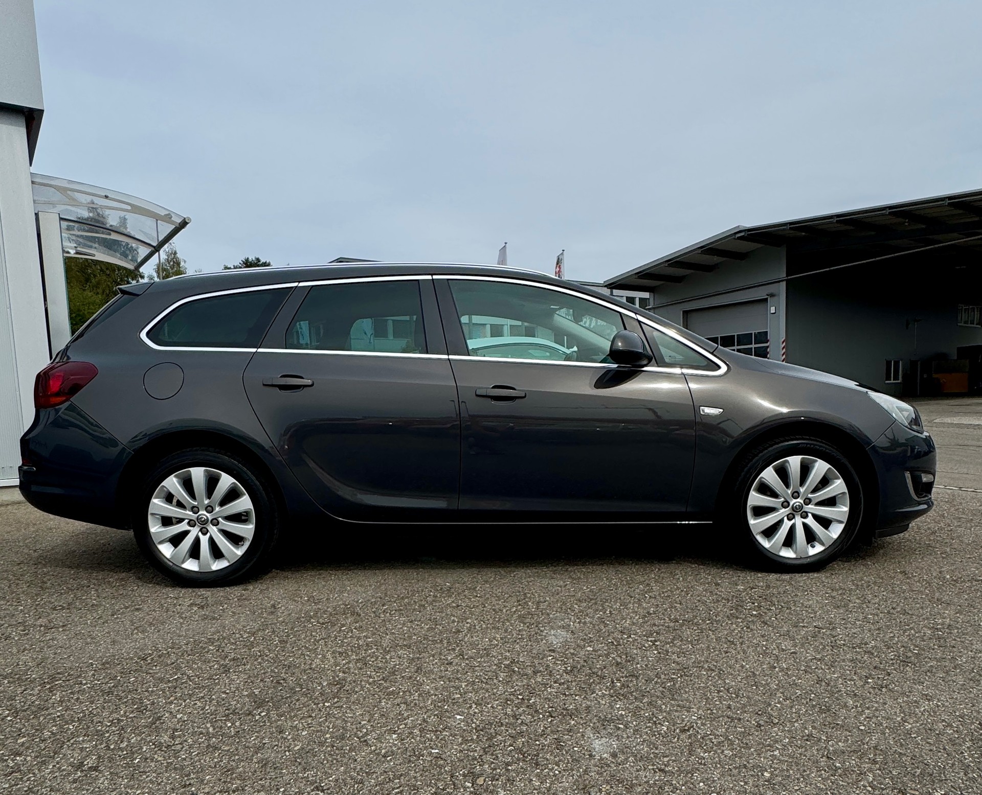 OPEL Astra SportsTourer 1.4i 16V Turbo Cosmo-showroom-element-3