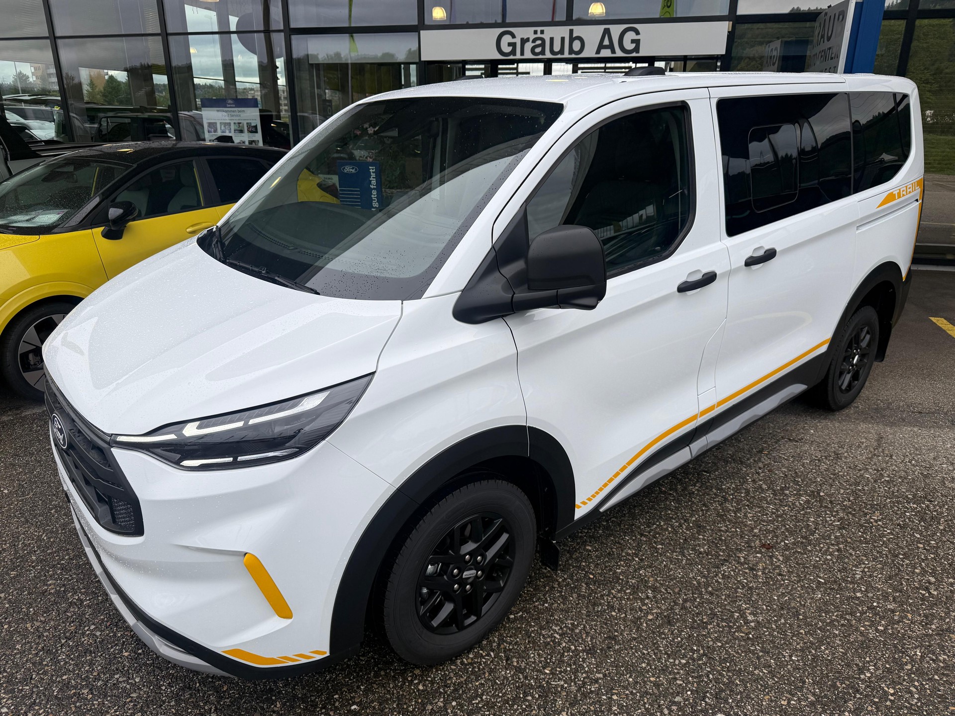 FORD Transit Custom Combi 320 L1H1 Trail Automat 4x4-showroom-element-2