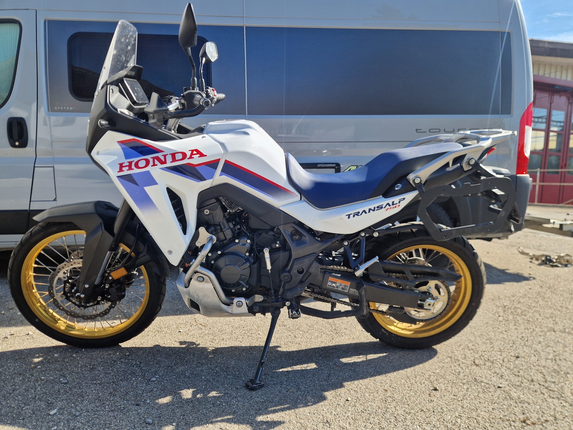 HONDA Transalp E-Clutch-image-0