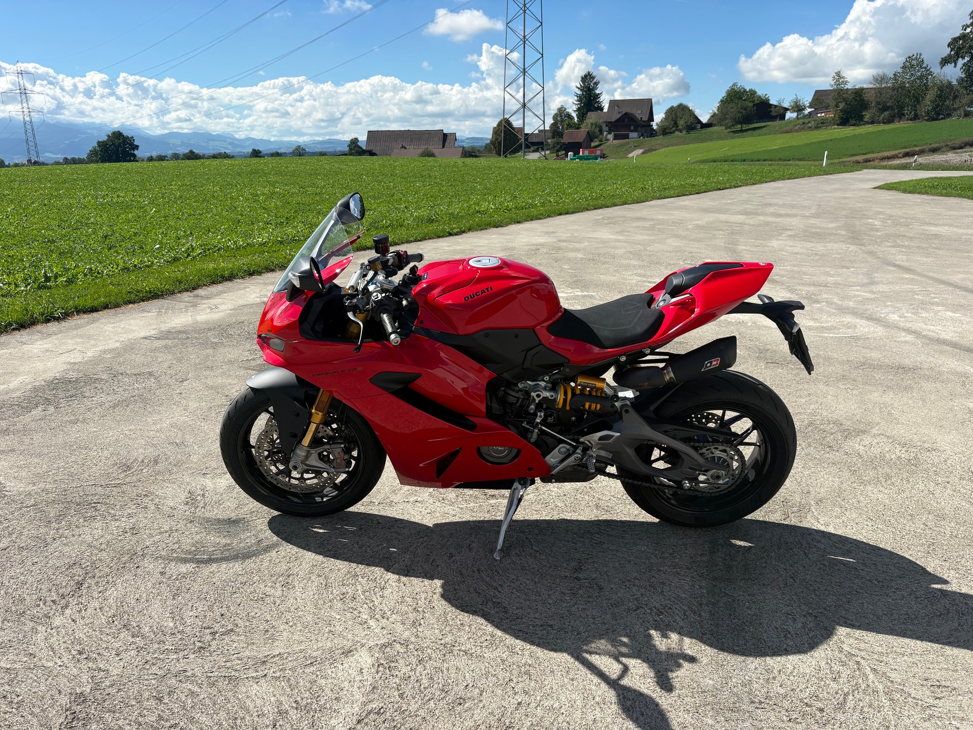DUCATI Panigale V2 S-image-8