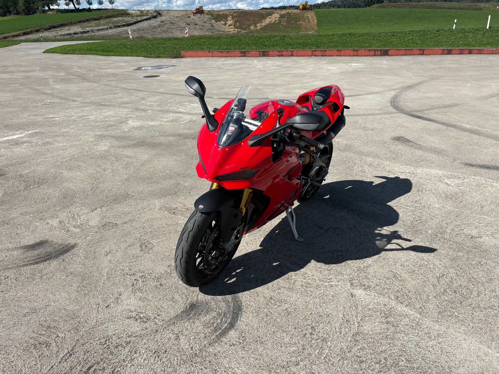 DUCATI Panigale V2 S-image-2