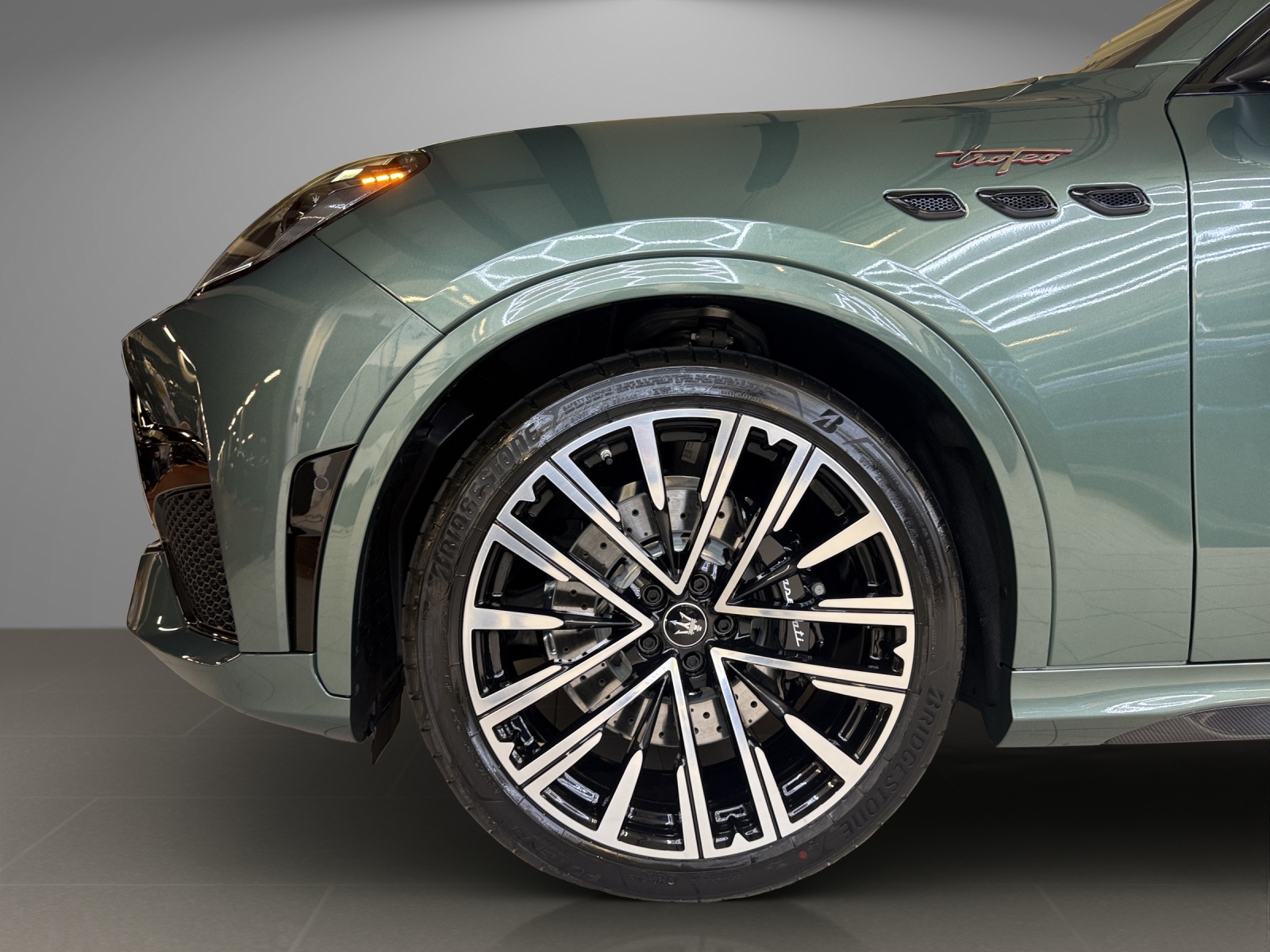 MASERATI Grecale 3.0 V6 Trofeo Automatica MY27-showroom-element-2