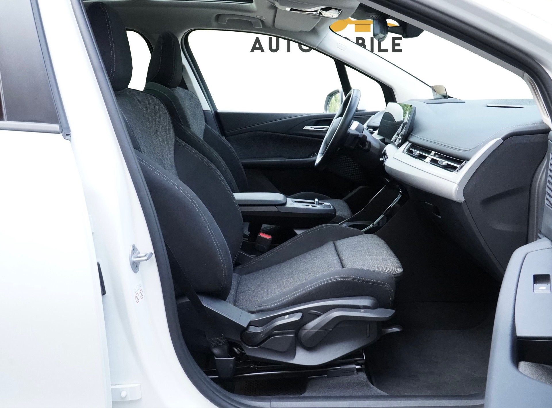 BMW 223d Active Tourer xDrive DKG *CH Fahrzeug/AHK/WERKSGARANTIE/GRATIS-SERVICE*-image-11