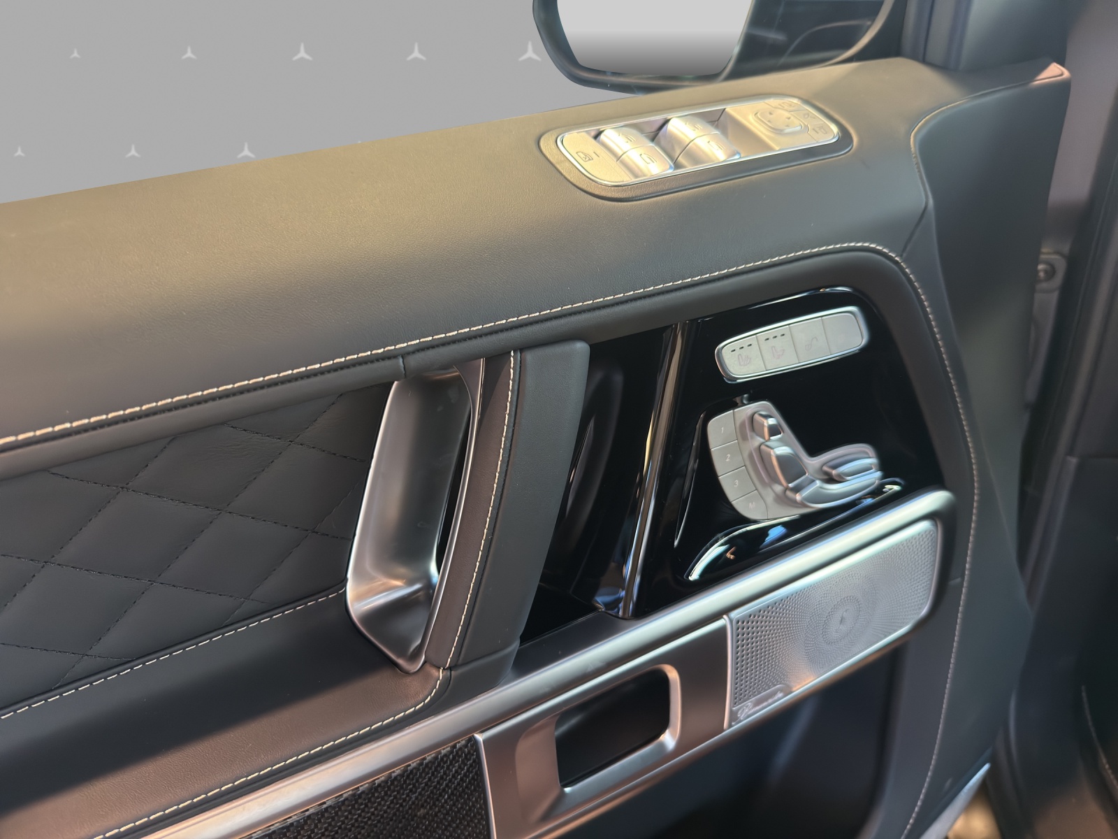 MERCEDES-BENZ G 63 AMG 9G-Tronic-image-12