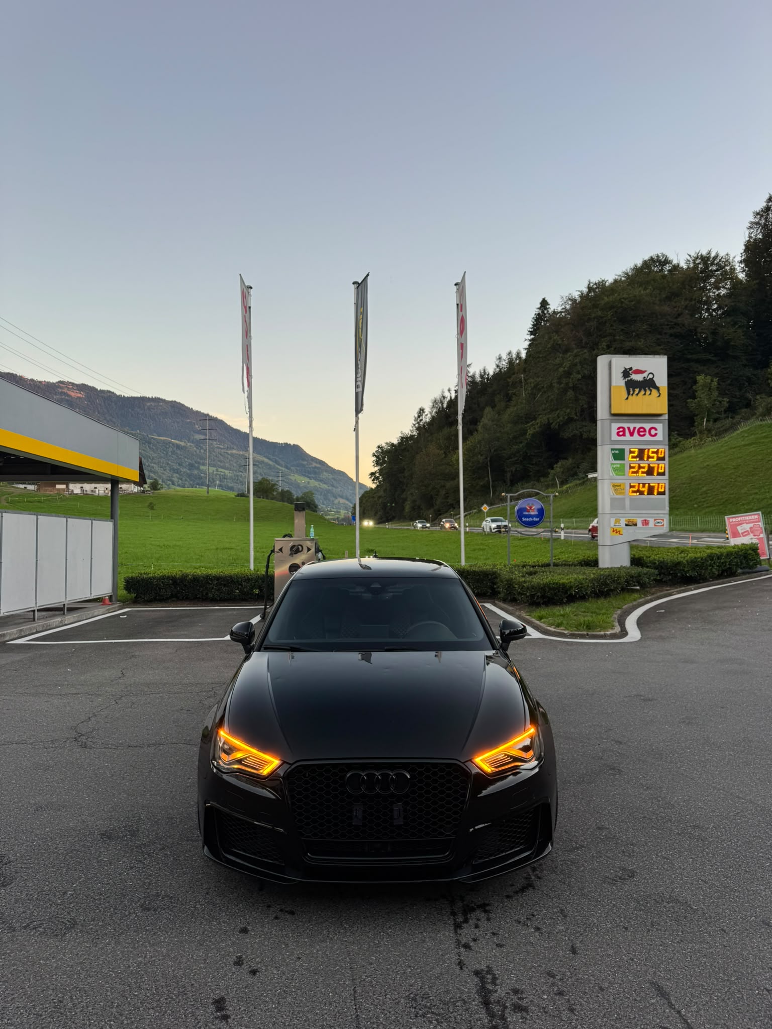 AUDI RS3 2.5 TSI quattro S-tronic-showroom-element-1