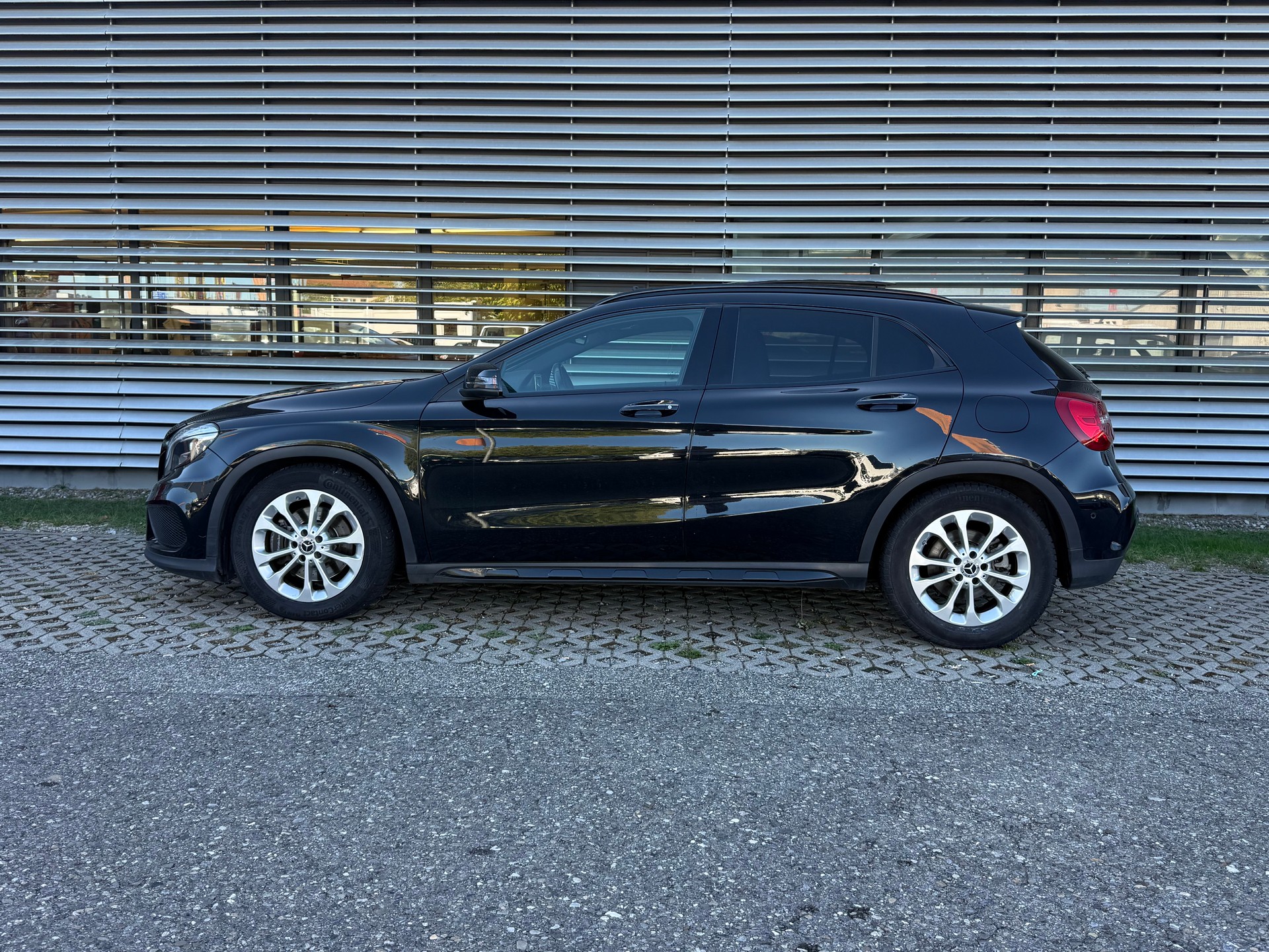 MERCEDES-BENZ GLA 220 CDI AMG Line 4Matic 7G-DCT-image-9